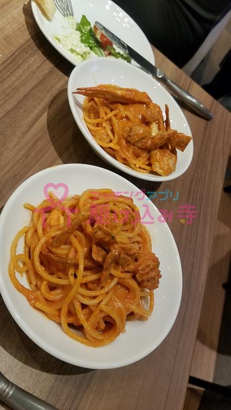 パスタが2つ並んでいる写真